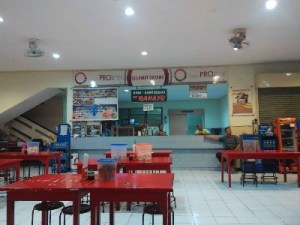 Restonya cukup luas dan longgar.