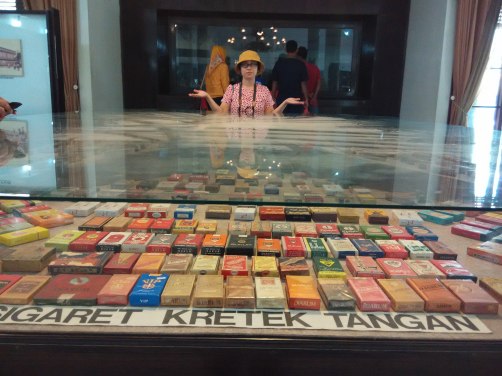 Mampir sejenak di Museum Kretek disponsori kantor hehe.